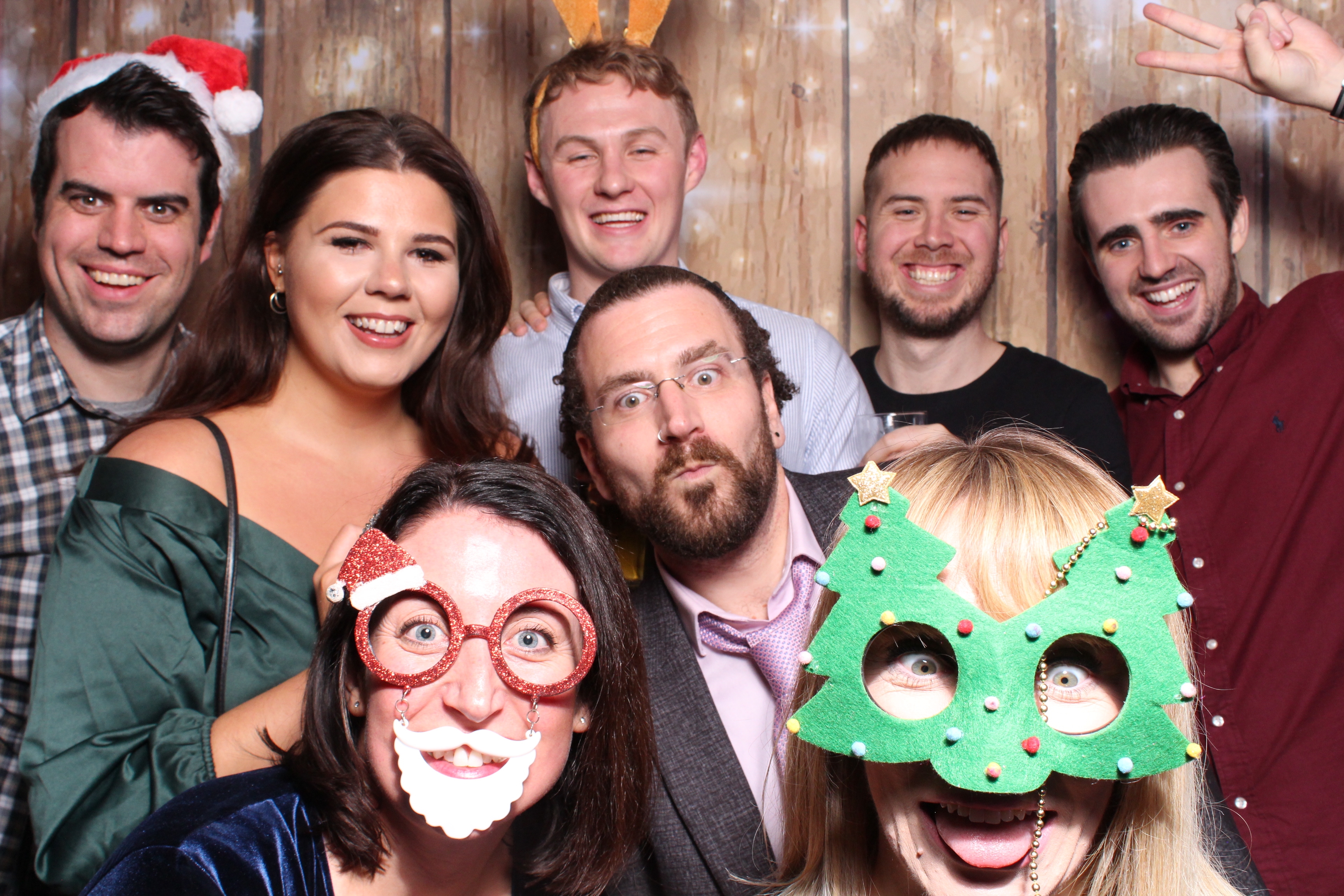 Tes Christmas party  | View more photos from the event at gallery.magicimages.uk/u/MagicImages/Tes-Christmas-party
